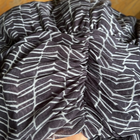 Saks Fifth Avenue Blake Collection Blue and White Patterned Blouse - Picture 11 of 11